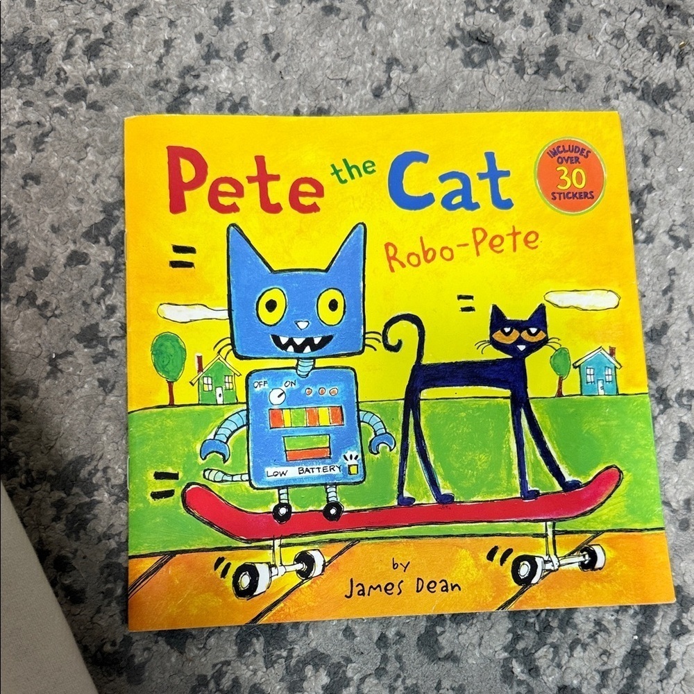 Scholastic Pete the Cat Robo-Pete Book - Yellow and Blue Cover